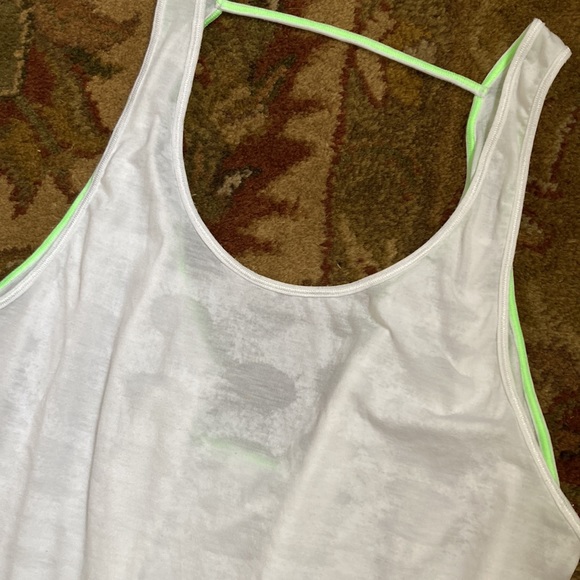 Lululemon High/Low Open Back 🥰 - Picture 5 of 13